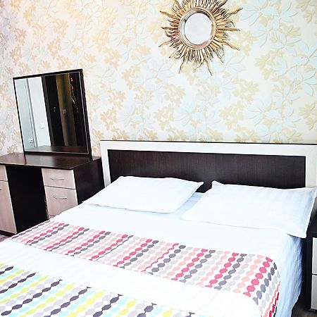 Luxury Palace Apartment Bishkek Bagian luar foto