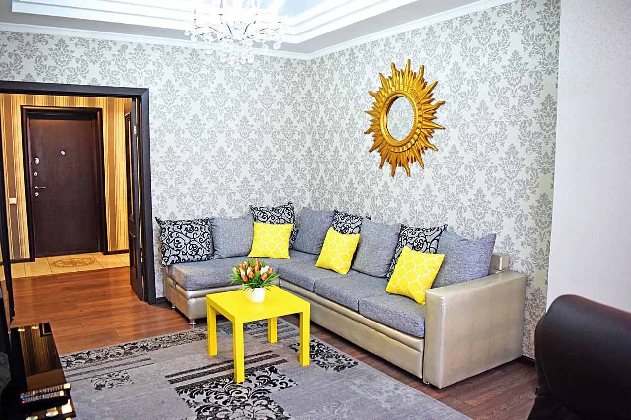 Luxury Palace Apartment Bishkek Bagian luar foto