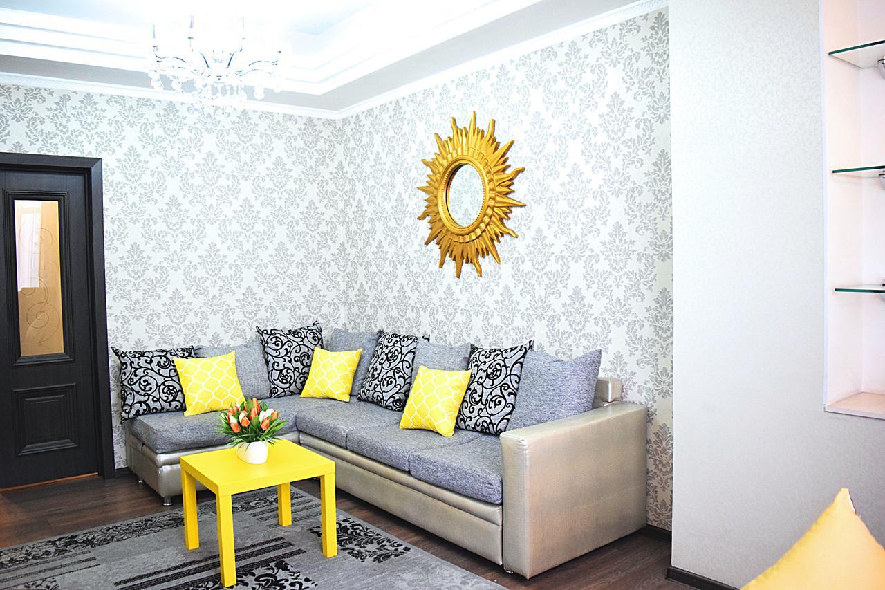 Luxury Palace Apartment Bishkek Bagian luar foto