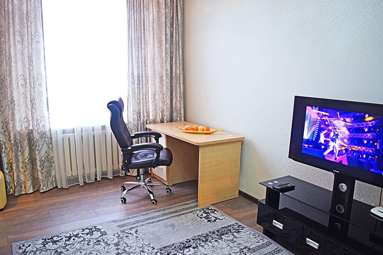 Luxury Palace Apartment Bishkek Bagian luar foto
