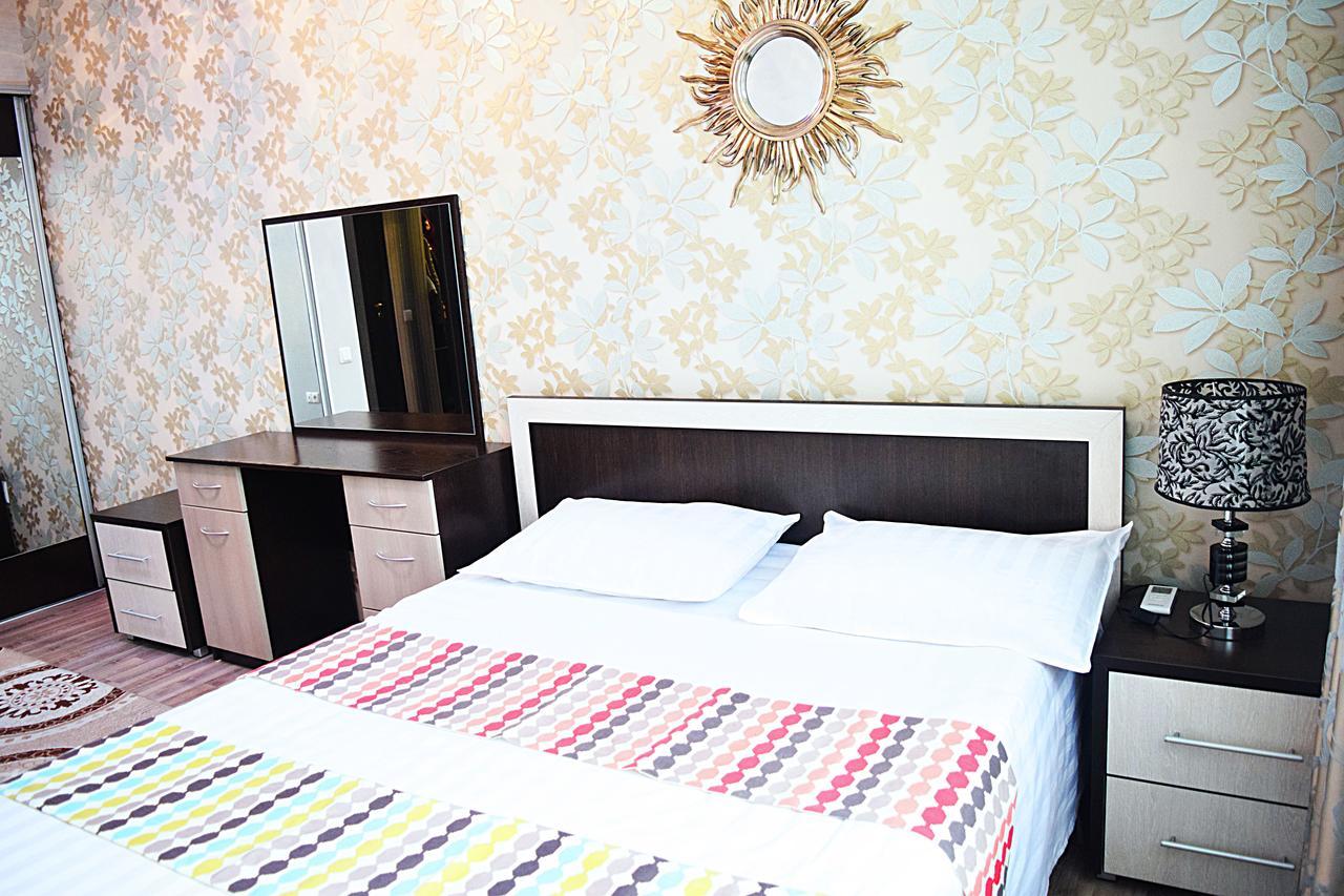 Luxury Palace Apartment Bishkek Bagian luar foto